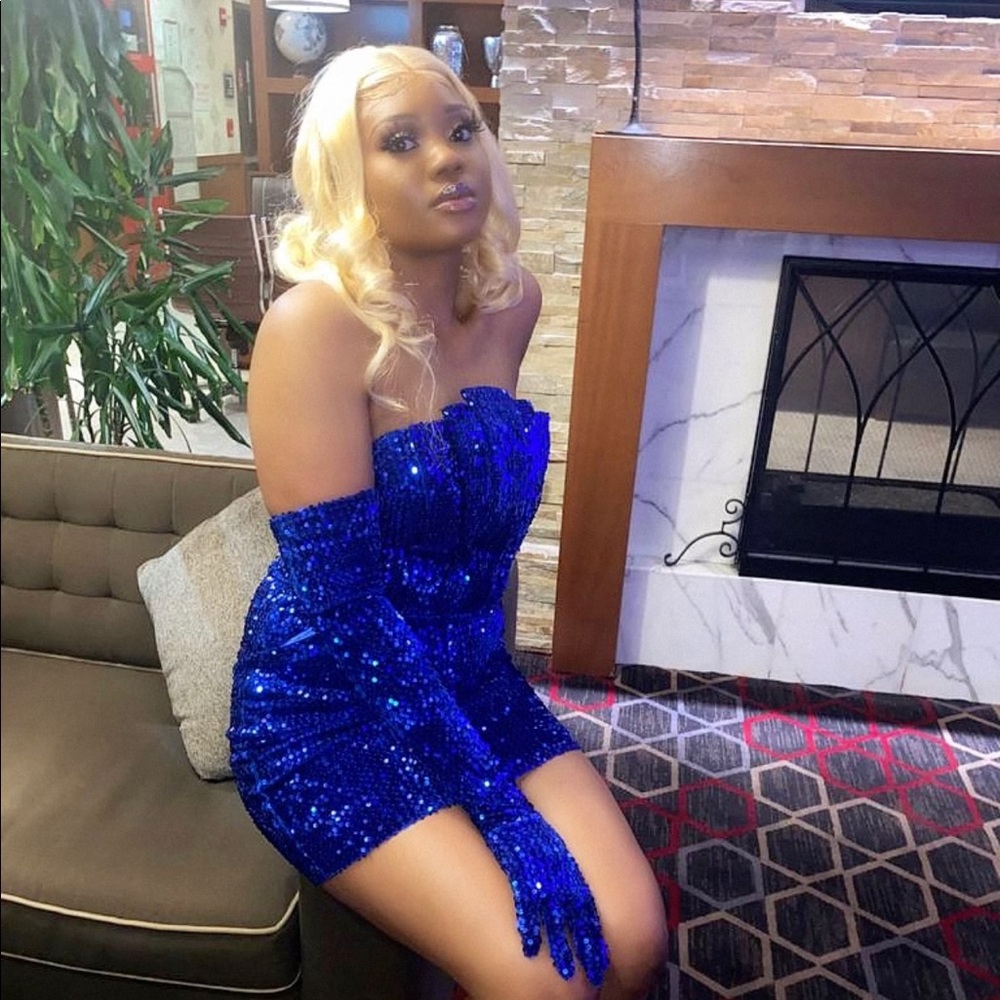 Mini sequins dress